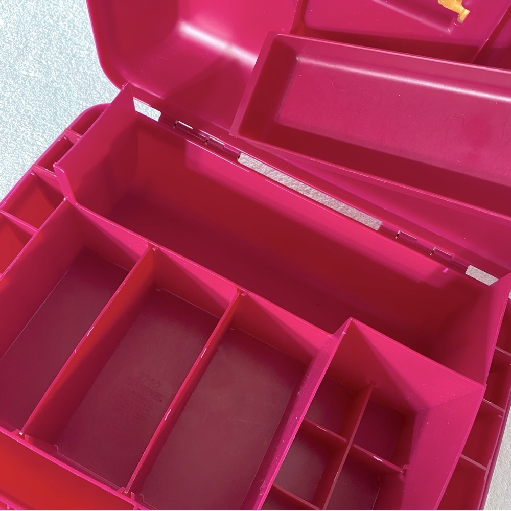 Vintage Caboodles Pink Plastic Makeup Storage Tackle Box - Picture 8 of 16